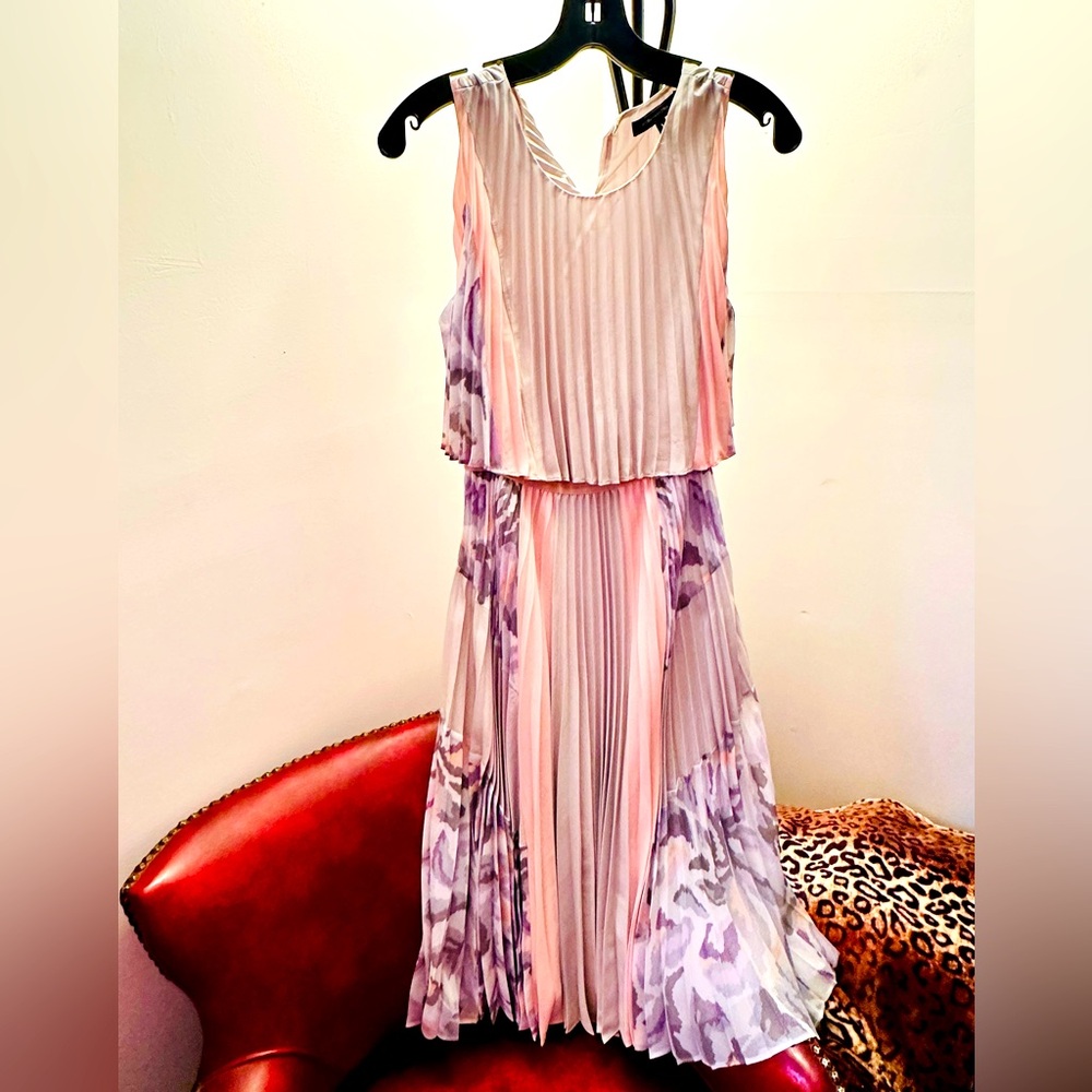 BCBGMAXAZRIA Jaelyn Light Dove Combo Pleated Midi Dress, Size XXS